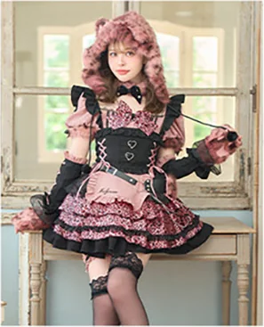 レオパード柄のメイド衣装（ピンク）
