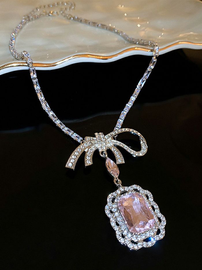 #ピンクビジューネックレス