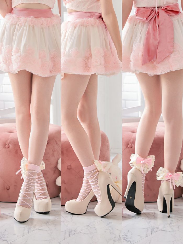 #レースアップチュールソックス