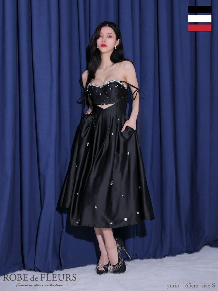 ROBE de FLEURS ワンショルダービジュー付きドレス ブラック ROBE de FLEURS ローブドフルール ブラック サテンビジューフレア