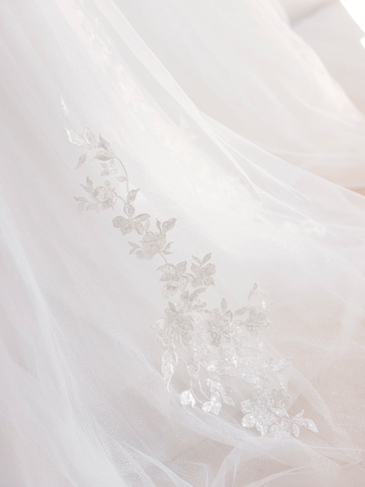 vanityME.couture. バニティミークチュール 立体フラワーレース 刺繍 ラメチュール プリンセス 姫 ロングドレス バースデードレス オフホワイト vctr-l-cd792w