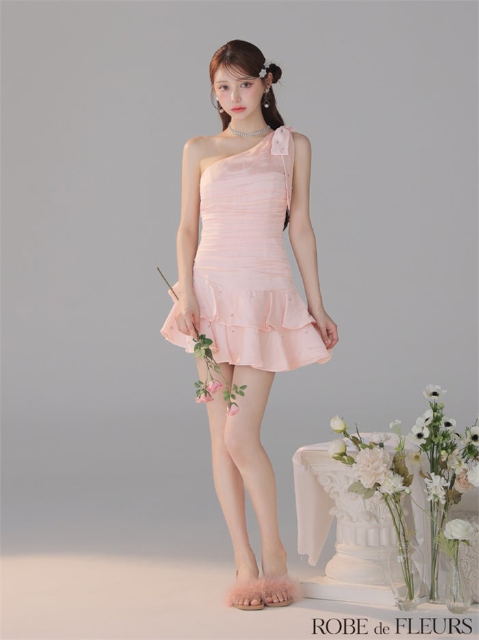 ROBE de FLEURS ローブドフルール 【XSサイズあり】サテンワンショルダーリボンティアードフレアミニキャバドレス fm4322-c