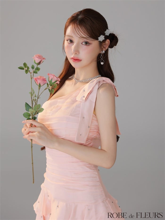 ROBE de FLEURS ローブドフルール 【XSサイズあり】サテンワンショルダーリボンティアードフレアミニキャバドレス fm4322-c