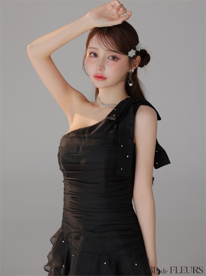 ROBE de FLEURS ローブドフルール 【XSサイズあり】サテンワンショルダーリボンティアードフレアミニキャバドレス fm4322-c