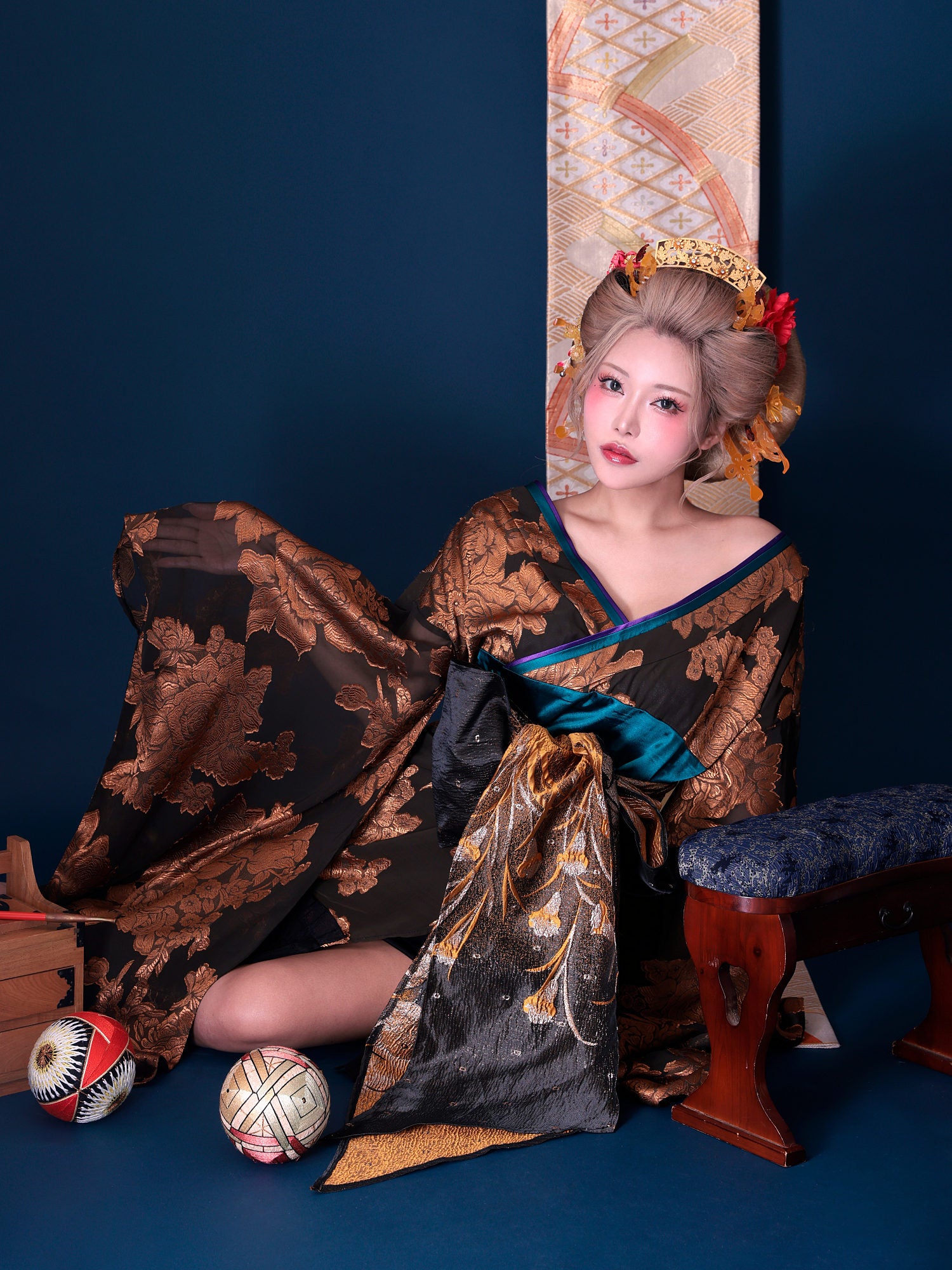 【2点セット】花魁 大奥 ミニ花魁コスプレ 金箔牡丹 黒×金 和柄 本格和装 着物 花魁ドレス｜ vcsot-250757-1-ac