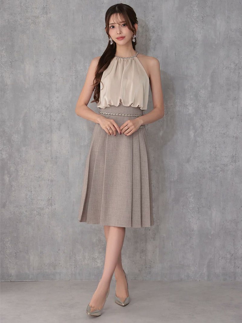 Veautt ヴュート ホルダーネックチェーンサテンプリーツバイカラーフレアミディアムドレス  vt022529