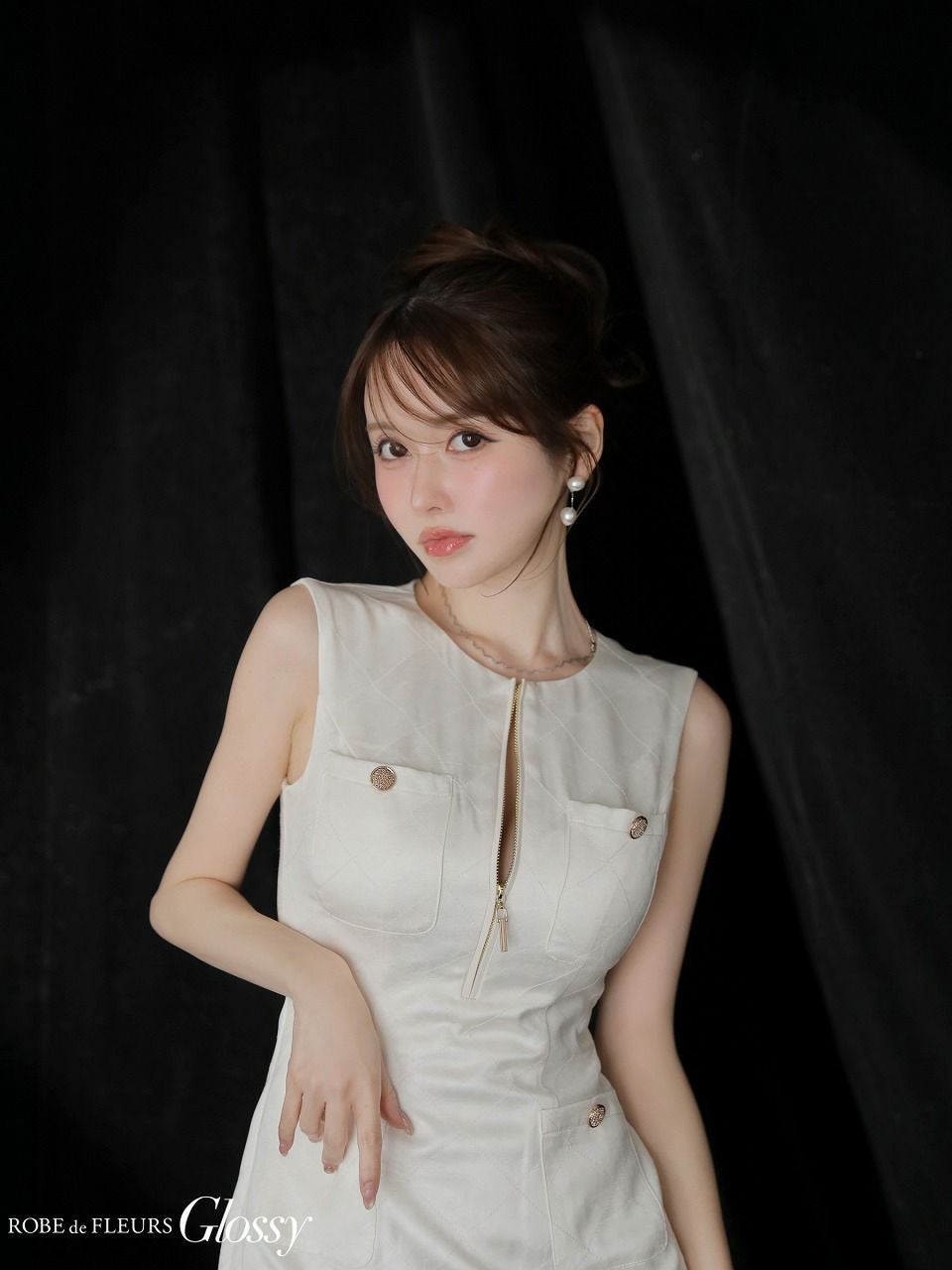 Glossy ローブドフルールグロッシー 【XS～Lサイズあり】レザーVネック