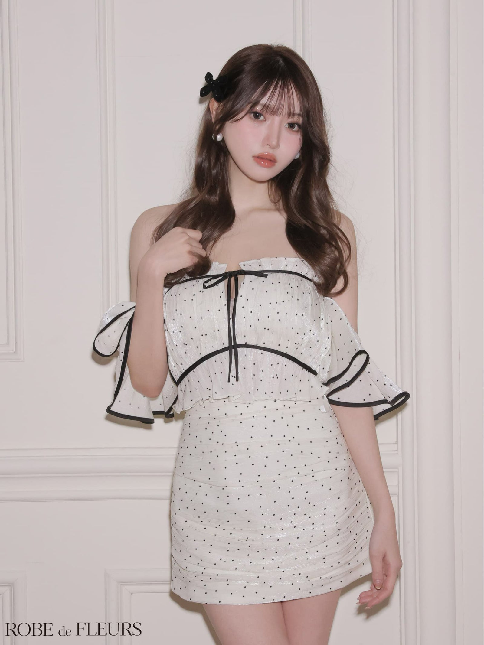 ROBE de FLEURS ローブドフルール 【XSサイズあり】 ドットラメシフォンオフショルセットアップミニキャバドレス fm4347-c