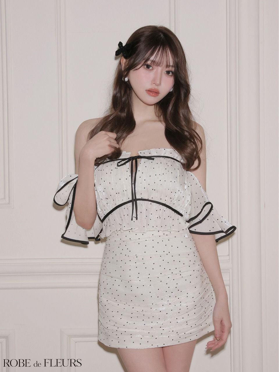 ROBE de FLEURS ローブドフルール 【XSサイズあり】 ドットラメシフォンオフショルセットアップミニキャバドレス fm4347