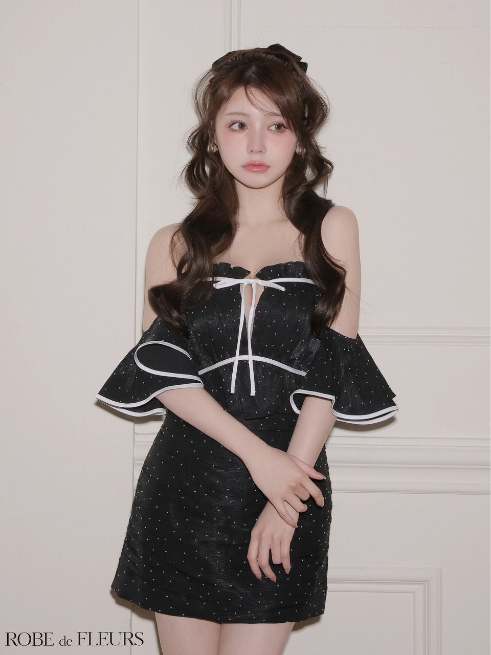 ROBE de FLEURS ローブドフルール 【XSサイズあり】 ドットラメシフォンオフショルセットアップミニキャバドレス fm4347