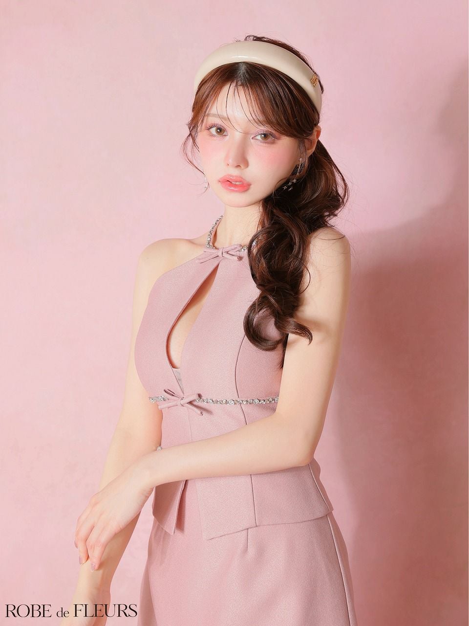 ROBE de FLEURS ローブドフルール 【XSサイズあり】ラメツイルビジューリボンホルターネックセットアップミニキャバドレス fm4343