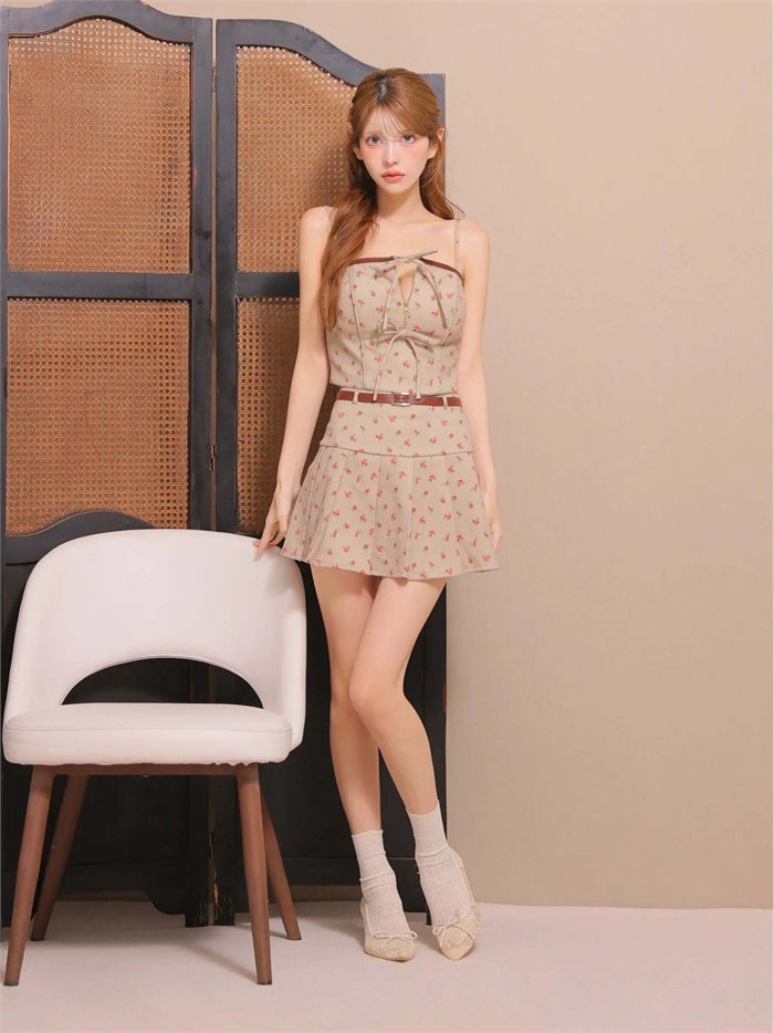 ROBE de FLEURS ローブドフルール 【XSサイズあり】小花柄レザーパイピングプリーツセットアップミニキャバドレス fm4355-c