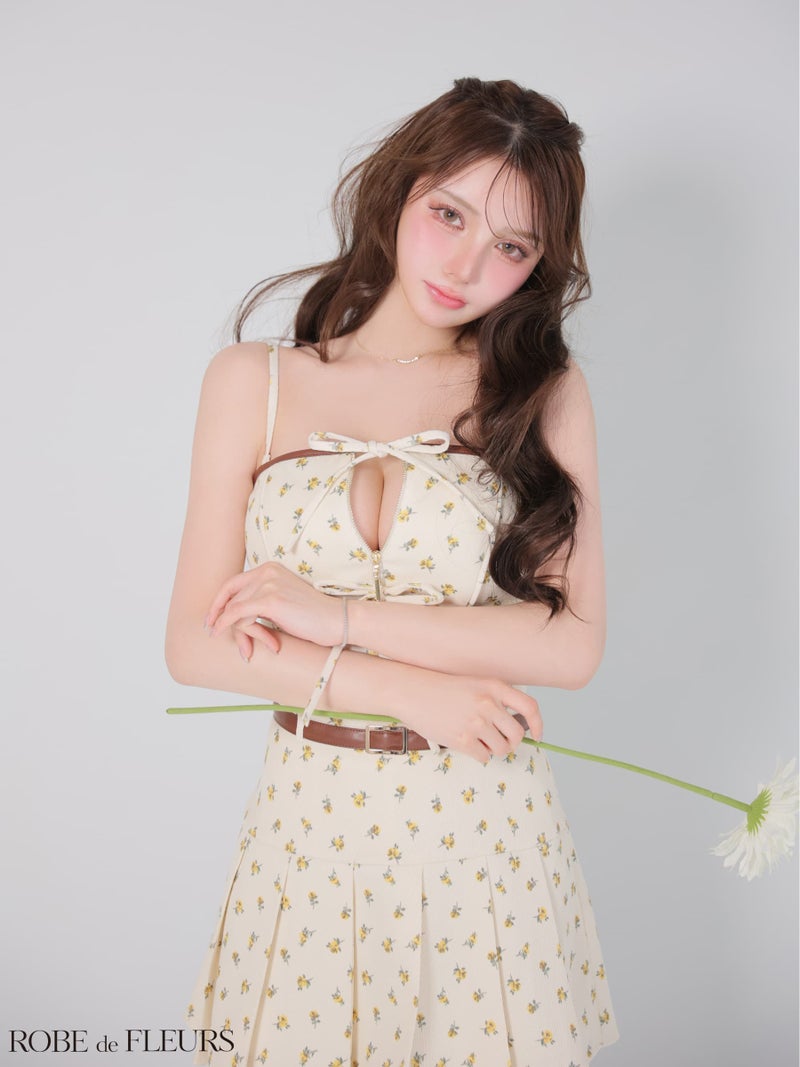 ROBE de FLEURS ローブドフルール 【XSサイズあり】小花柄レザーパイピングプリーツセットアップミニキャバドレス fm4355-c