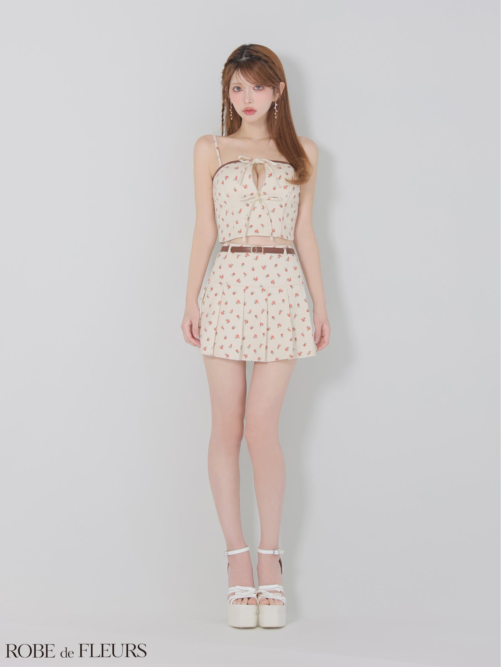 ROBE de FLEURS ローブドフルール 【XSサイズあり】小花柄レザーパイピングプリーツセットアップミニキャバドレス fm4355