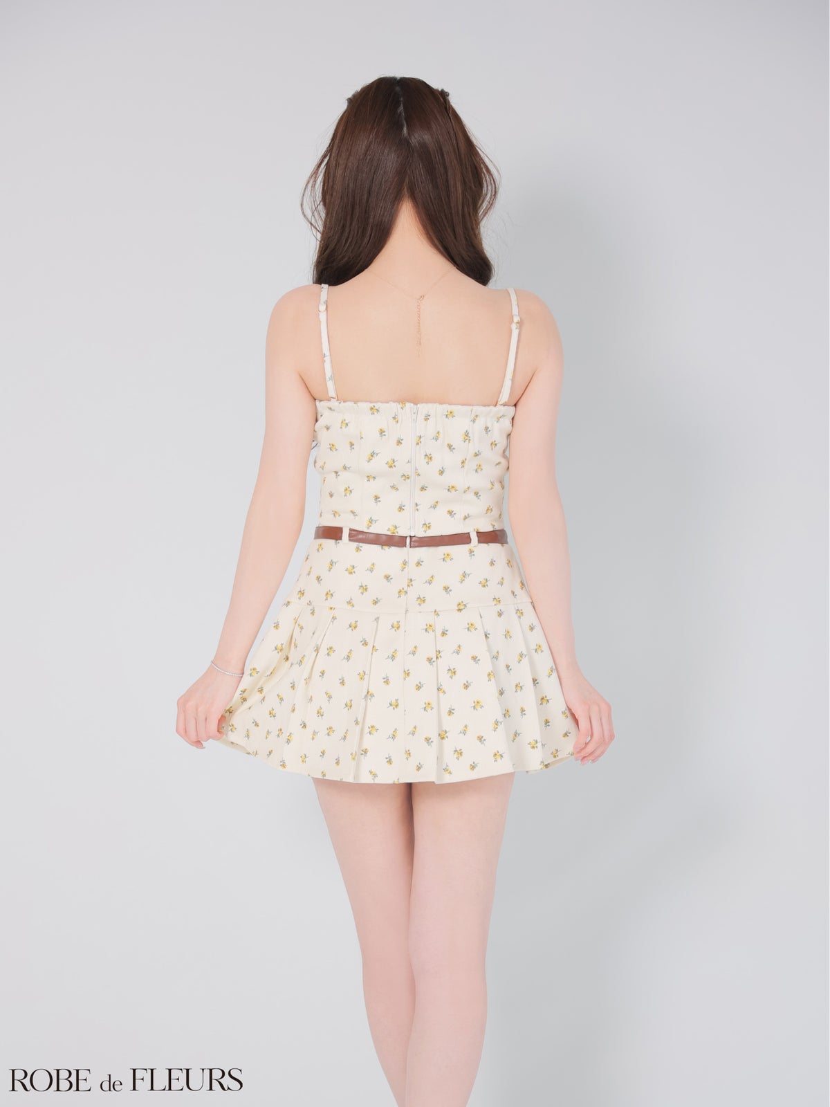 ROBE de FLEURS ローブドフルール 【XSサイズあり】小花柄レザーパイピングプリーツセットアップミニキャバドレス fm4355