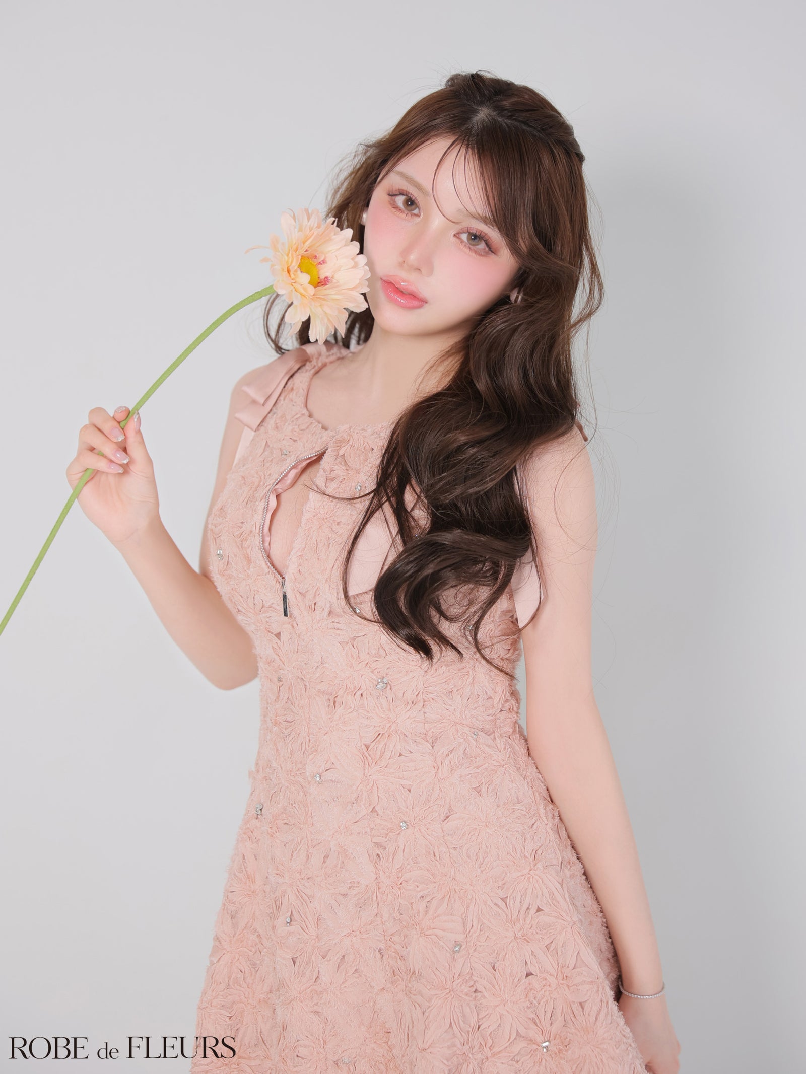ROBE de FLEURS ローブドフルール 【XS～Lサイズあり】 フラッフィーフラワービジューミニキャバドレス fm4360-c