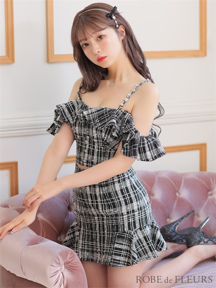 【ROBE de FLEURS SALE】ROBE de FLEURS ローブドフルール 【XSサイズあり】フリルオフショルダーツイードセットアップキャバドレス fm3212-s26