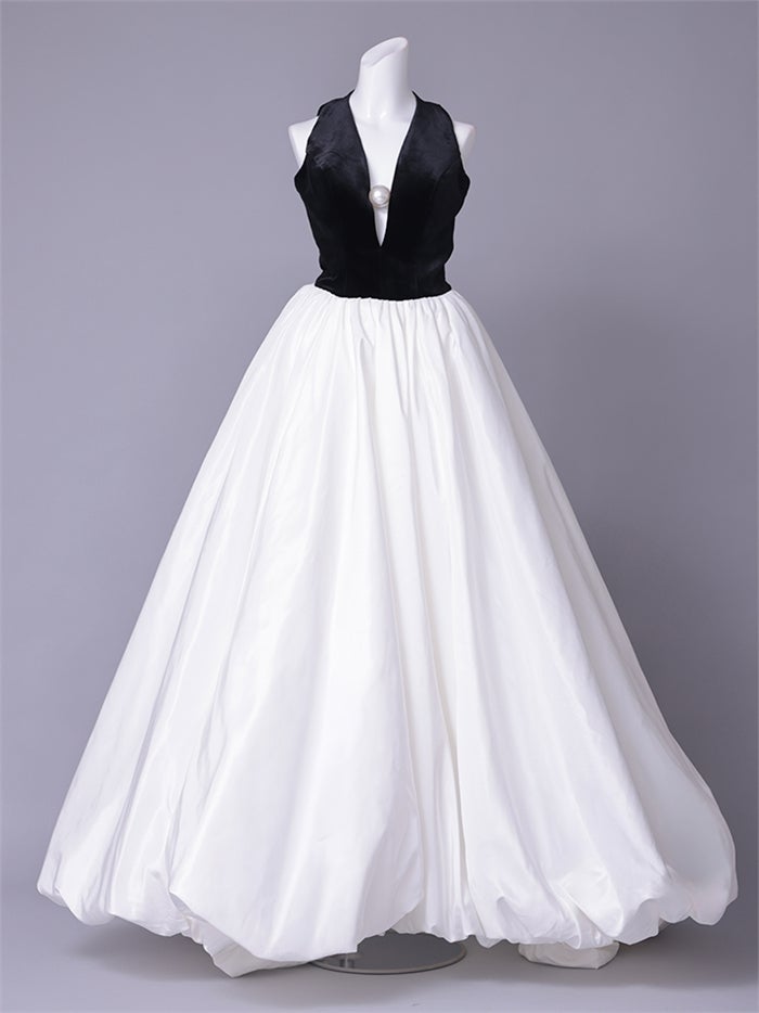 vanityME.couture. バニティーミークチュール Noir Blanc Couture ノワール・ブラン・クチュール ロングドレス ブラック 黒 ホワイト ベロア パール バースデー vctr-c-1202