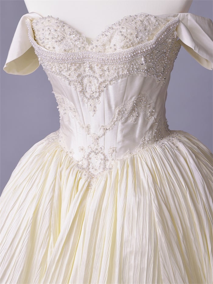 vanityME.couture. バニティーミークチュール Ivoire Perle Couture イヴォワール・ペルル・クチュール ロングドレス ホワイト 白 パール ビーズ刺繍 バースデー vctr-c-8880