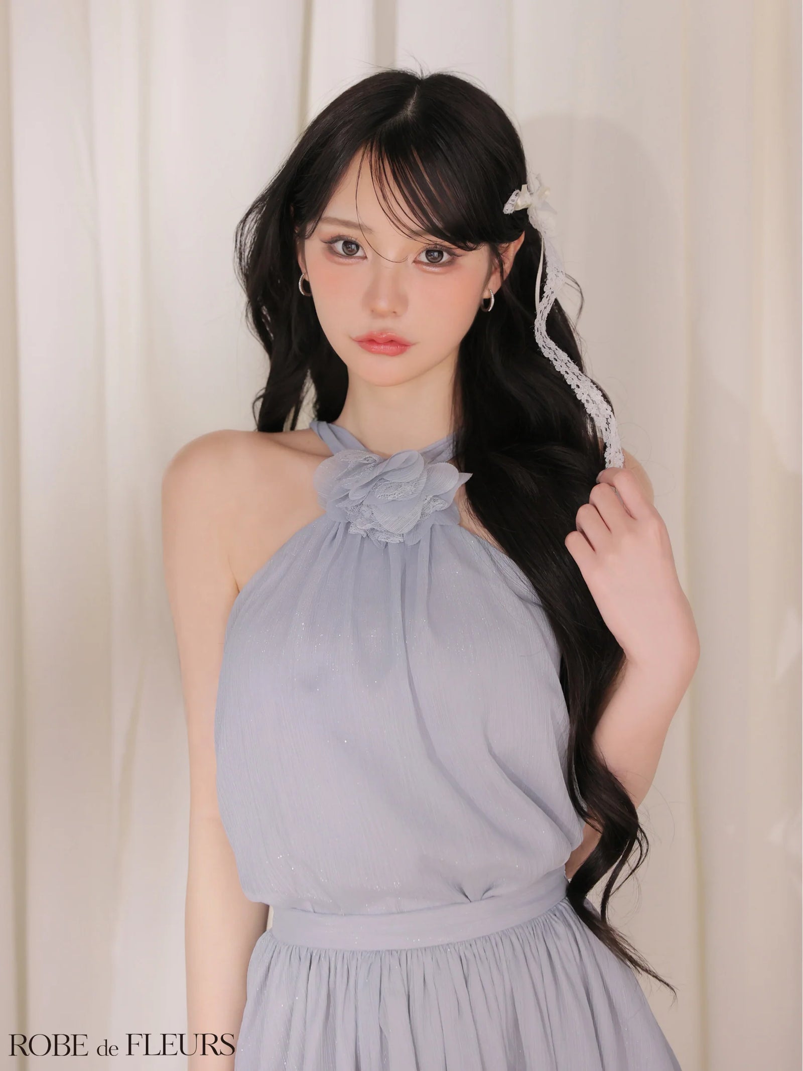ROBE de FLEURS ローブドフルール 【XSサイズあり】フラワーブローチホルターネックラメフレアミニキャバドレス fm4649-c