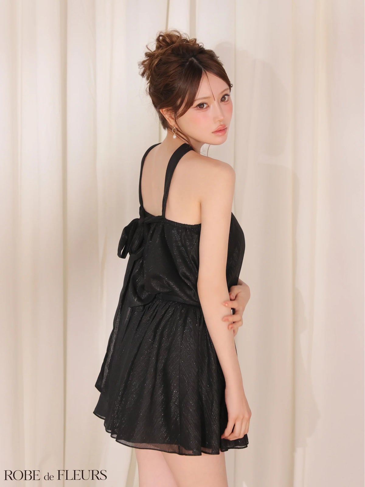 ROBE de FLEURS ローブドフルール 【XSサイズあり】フラワーブローチホルターネックラメフレアミニキャバドレス fm4649-c
