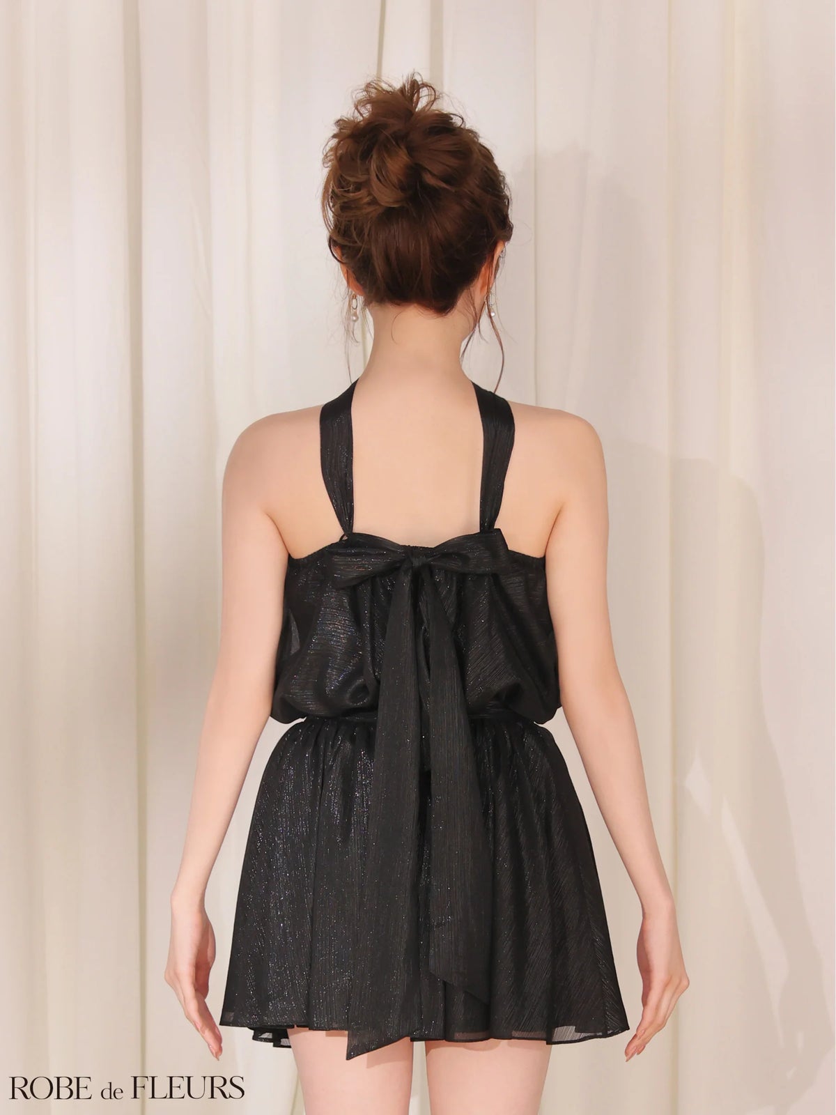 ROBE de FLEURS ローブドフルール 【XSサイズあり】フラワーブローチホルターネックラメフレアミニキャバドレス fm4649-c