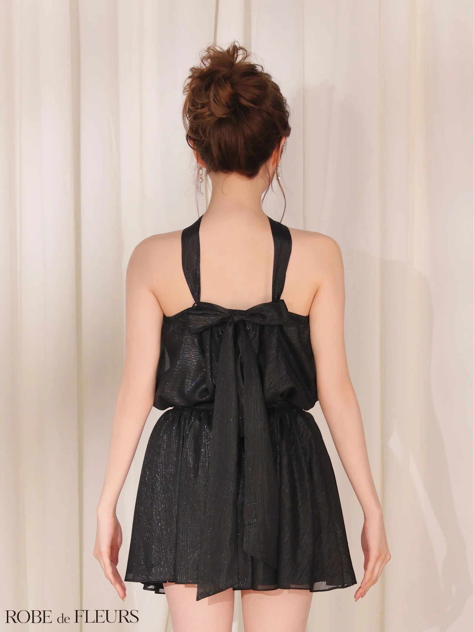ROBE de FLEURS ローブドフルール 【XSサイズあり】フラワーブローチホルターネックラメフレアミニキャバドレス fm4649-c