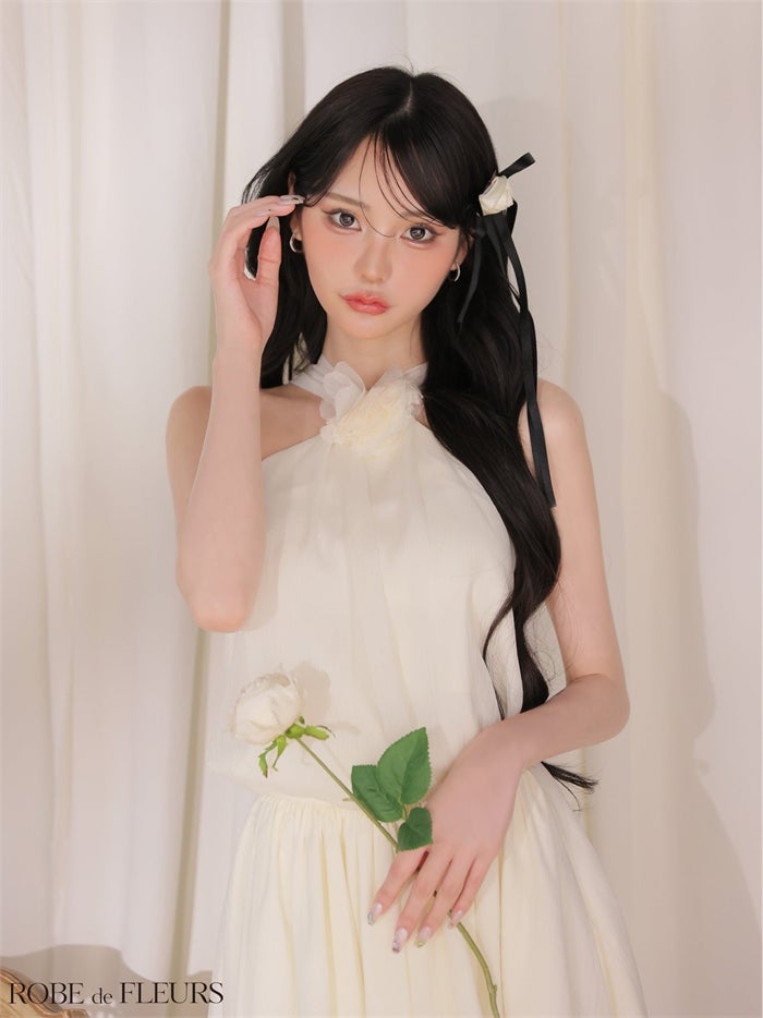 ROBE de FLEURS ローブドフルール 【XSサイズあり】フラワーブローチホルターネックラメフレアミニキャバドレス fm4649
